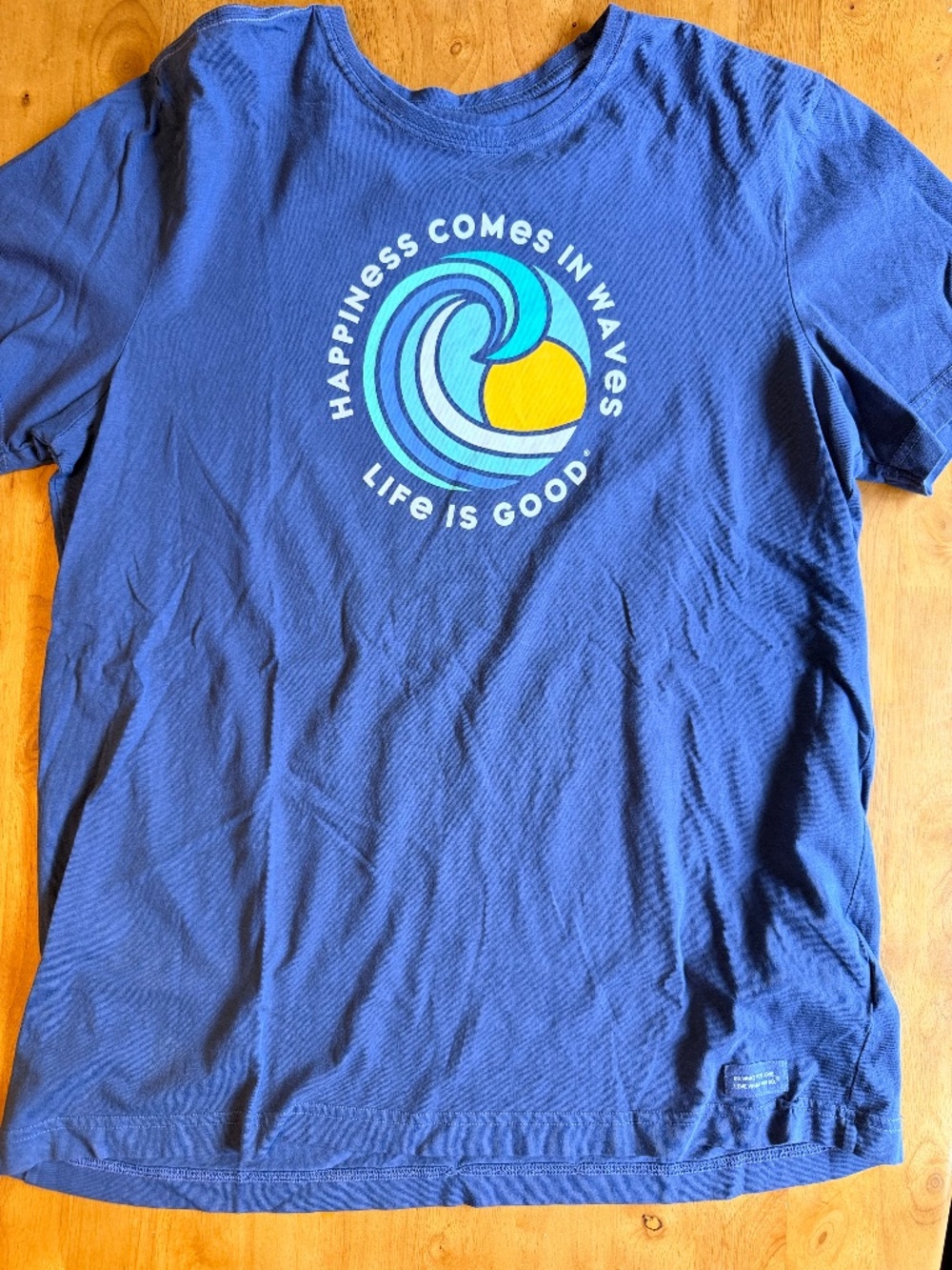 Life is Good Mens Crusher Lite T-Shirt Blue Happiness Comes In Waves Large 497